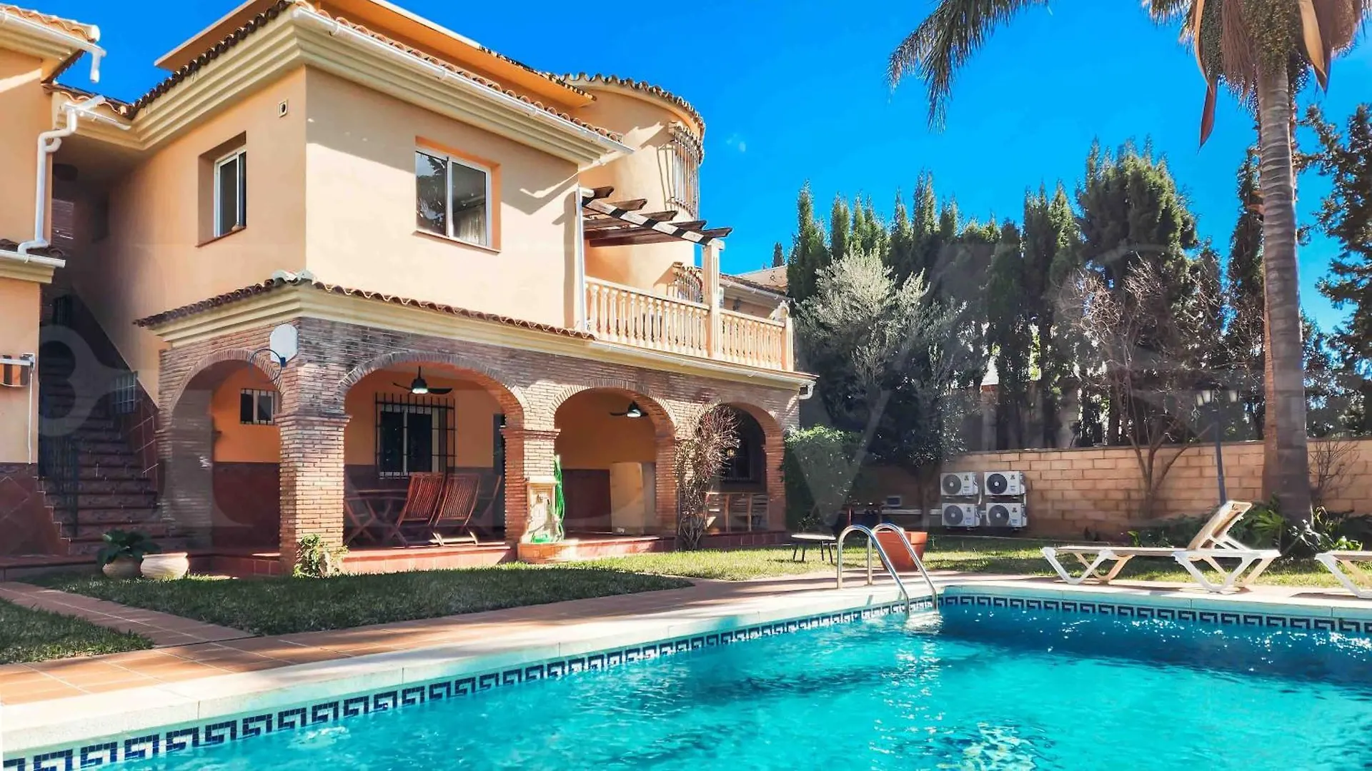 Spacious And Authentic Home With Pool & Garden By Rems Benalmadena